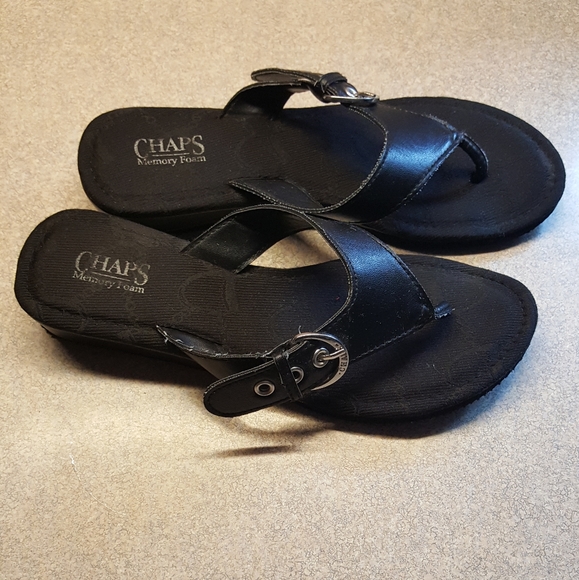 chaps memory foam flip flops